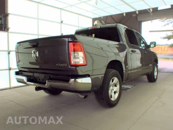 2023 Ram 1500 Big Horn Crew Cab Short Bed - miniatura 4
