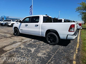2023 Ram 1500 Big Horn Crew Cab Short Bed - miniatura 2