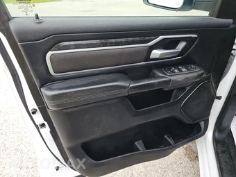 2023 Ram 1500 Big Horn Crew Cab Short Bed - miniatura 9