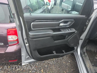 2023 Ram 1500 Big Horn Crew Cab Short Bed - miniatura 9