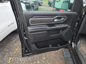 2023 Ram 1500 Big Horn Crew Cab Short Bed - miniatura 9