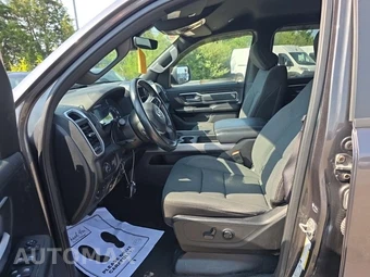 2023 Ram 1500 Big Horn Crew Cab Short Bed - miniatura 13