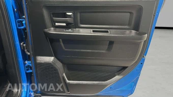 2023 Ram 1500 Classic Express Crew Cab Short Bed - miniatura 16
