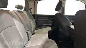 2023 Ram 1500 Classic Express Crew Cab Short Bed - miniatura 17