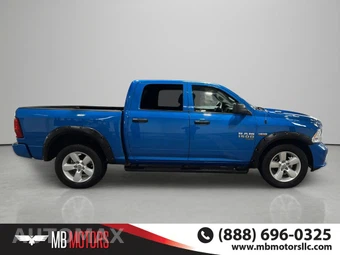 2023 Ram 1500 Classic Express Crew Cab Short Bed - miniatura 3