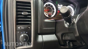 2023 Ram 1500 Classic Express Crew Cab Short Bed - miniatura 32