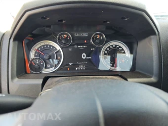 2023 Ram 1500 Classic SLT Crew Cab Medium Bed - miniatura 12
