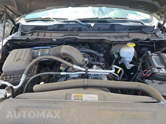 2023 Ram 1500 Classic SLT Crew Cab Medium Bed - miniatura 15