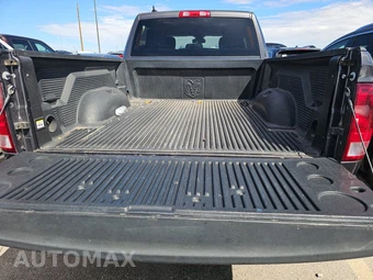 2023 Ram 1500 Classic SLT Crew Cab Medium Bed - miniatura 16