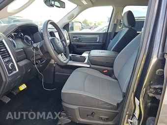 2023 Ram 1500 Classic SLT Crew Cab Medium Bed - miniatura 7