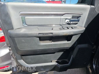 2023 Ram 1500 Classic SLT Crew Cab Medium Bed - miniatura 9