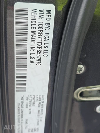 2023 Ram 1500 Classic SLT Crew Cab Medium Bed - miniatura 14