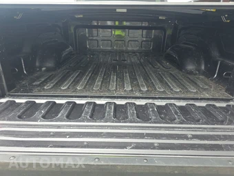 2023 Ram 1500 Classic SLT Crew Cab Medium Bed - miniatura 16