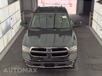 2023 Ram 1500 Classic SLT Crew Cab Medium Bed - miniatura 2