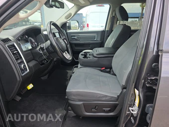 2023 Ram 1500 Classic SLT Crew Cab Medium Bed - miniatura 7