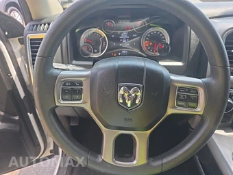 2023 Ram 1500 Classic SLT Crew Cab Short Bed - miniatura 10