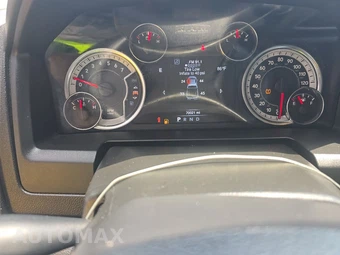 2023 Ram 1500 Classic SLT Crew Cab Short Bed - miniatura 12