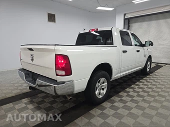 2023 Ram 1500 Classic SLT Crew Cab Short Bed - miniatura 4