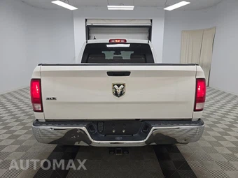 2023 Ram 1500 Classic SLT Crew Cab Short Bed - miniatura 5
