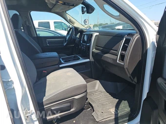2023 Ram 1500 Classic SLT Crew Cab Short Bed - miniatura 8