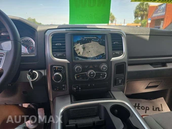 2023 Ram 1500 Classic SLT Crew Cab Short Bed - miniatura 10