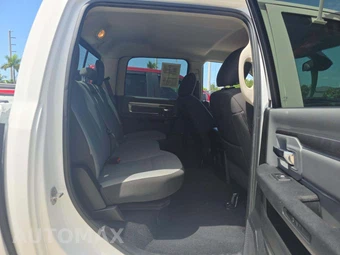 2023 Ram 1500 Classic SLT Crew Cab Short Bed - miniatura 16
