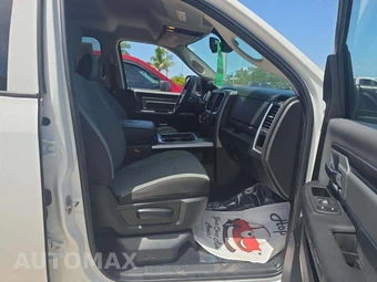 2023 Ram 1500 Classic SLT Crew Cab Short Bed - miniatura 18