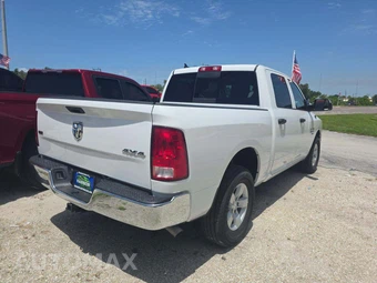 2023 Ram 1500 Classic SLT Crew Cab Short Bed - miniatura 3