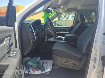 2023 Ram 1500 Classic SLT Crew Cab Short Bed - miniatura 6