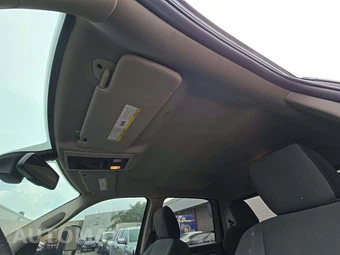 2023 Ram 1500 Classic SLT Crew Cab Short Bed - miniatura 8