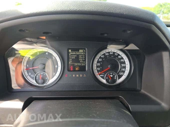 2023 Ram 1500 Classic SLT Crew Cab Short Bed - miniatura 6