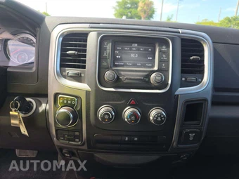 2023 Ram 1500 Classic SLT Crew Cab Short Bed - miniatura 7