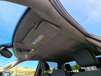 2023 Ram 1500 Classic SLT Crew Cab Short Bed - miniatura 8