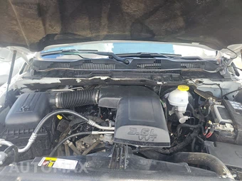 2023 Ram 1500 Classic SLT Crew Cab Short Bed - miniatura 15