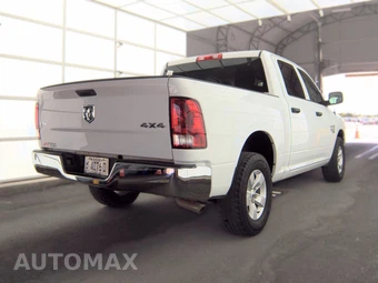 2023 Ram 1500 Classic SLT Crew Cab Short Bed - miniatura 4