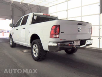 2023 Ram 1500 Classic SLT Crew Cab Short Bed - miniatura 6