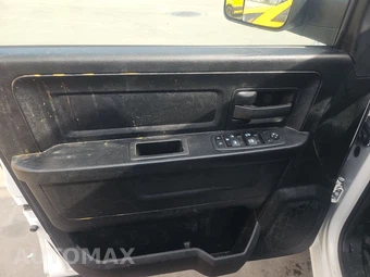 2023 Ram 1500 Classic Tradesman Crew Cab Medium Bed - miniatura 9