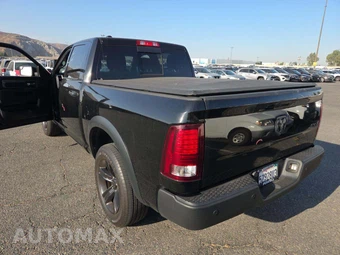 2023 Ram 1500 Classic Warlock Crew Cab Short Bed - miniatura 2