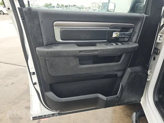 2023 Ram 1500 Classic Warlock Crew Cab Short Bed - miniatura 9