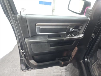 2023 Ram 1500 Classic Warlock Crew Cab Short Bed - miniatura 9
