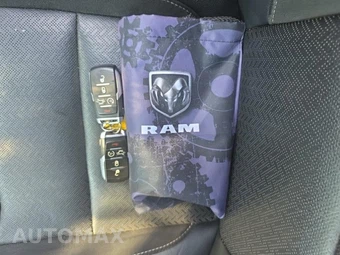 2023 Ram 1500 Laramie Crew Cab Medium Bed - miniatura 23