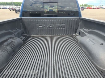 2023 Ram 1500 Laramie Crew Cab Medium Bed - miniatura 16