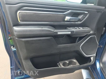 2023 Ram 1500 Laramie Crew Cab Medium Bed - miniatura 9