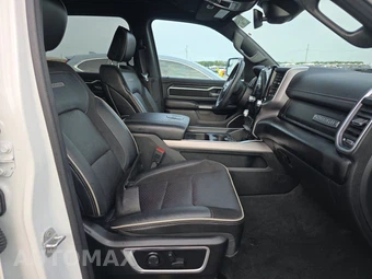 2023 Ram 1500 Laramie Crew Cab Medium Bed - miniatura 8