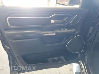 2023 Ram 1500 Laramie Crew Cab Medium Bed - miniatura 9