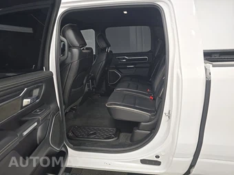 2023 Ram 1500 Laramie Crew Cab Medium Bed - miniatura 13