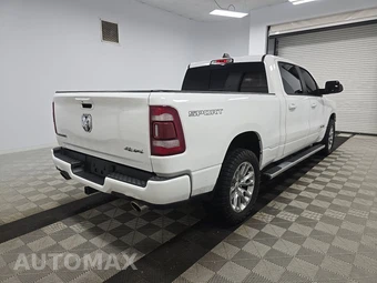 2023 Ram 1500 Laramie Crew Cab Medium Bed - miniatura 4