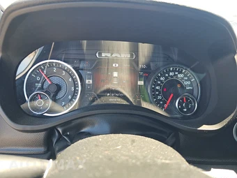 2023 Ram 1500 Laramie Crew Cab Short Bed - miniatura 12