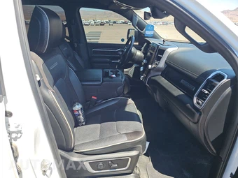 2023 Ram 1500 Laramie Crew Cab Short Bed - miniatura 8