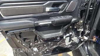 2023 Ram 1500 Laramie Crew Cab Short Bed - miniatura 25